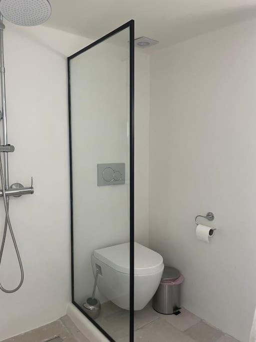 Cozy, Spacious, Newly Renovated Flat In Adamas Dış mekan fotoğraf