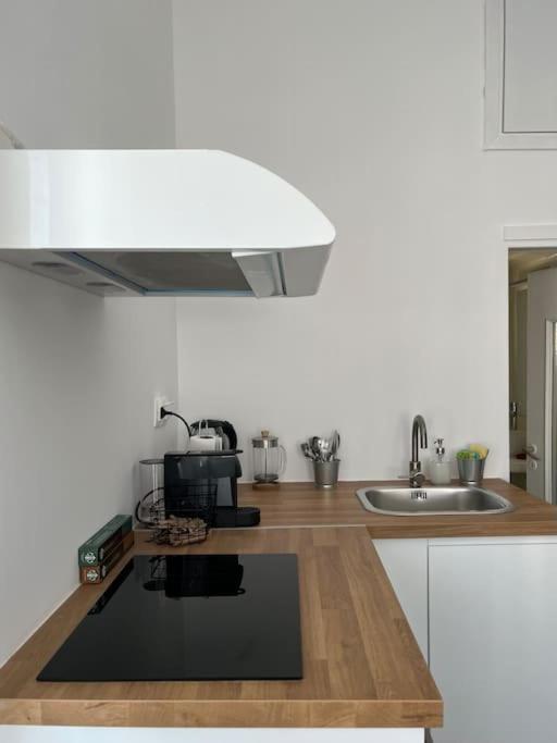 Cozy, Spacious, Newly Renovated Flat In Adamas Dış mekan fotoğraf