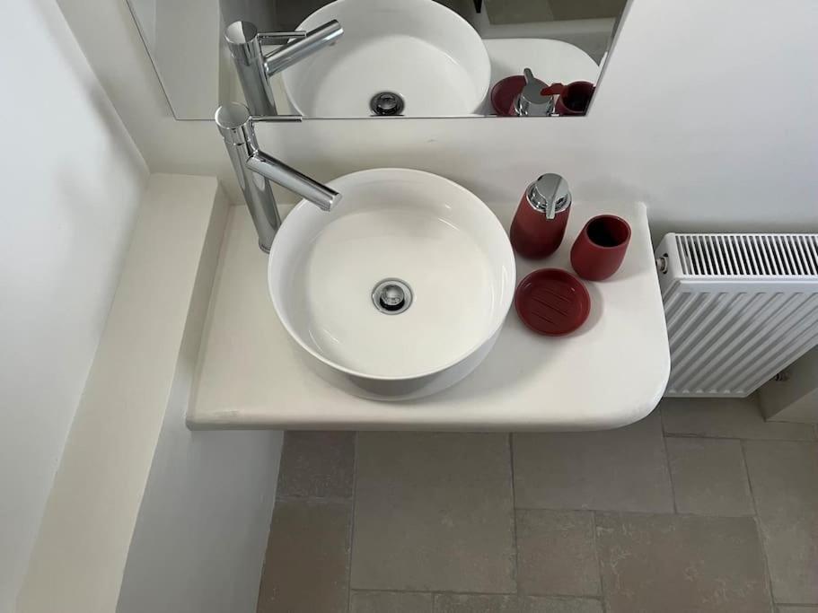 Cozy, Spacious, Newly Renovated Flat In Adamas Dış mekan fotoğraf